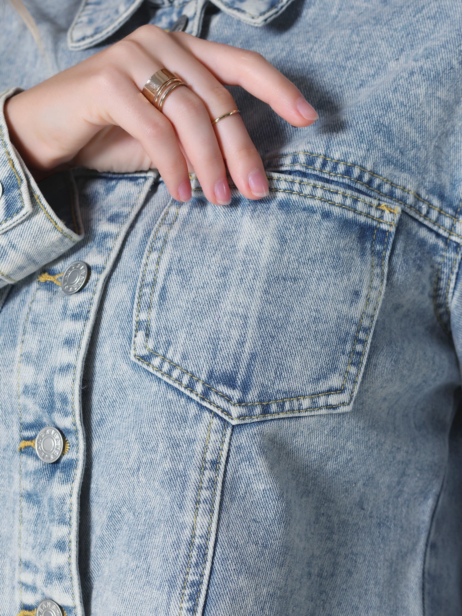 DARING DIVA Women's Cropped Washed Lightweight Frayed Hem Denim Jacket L Light Blue