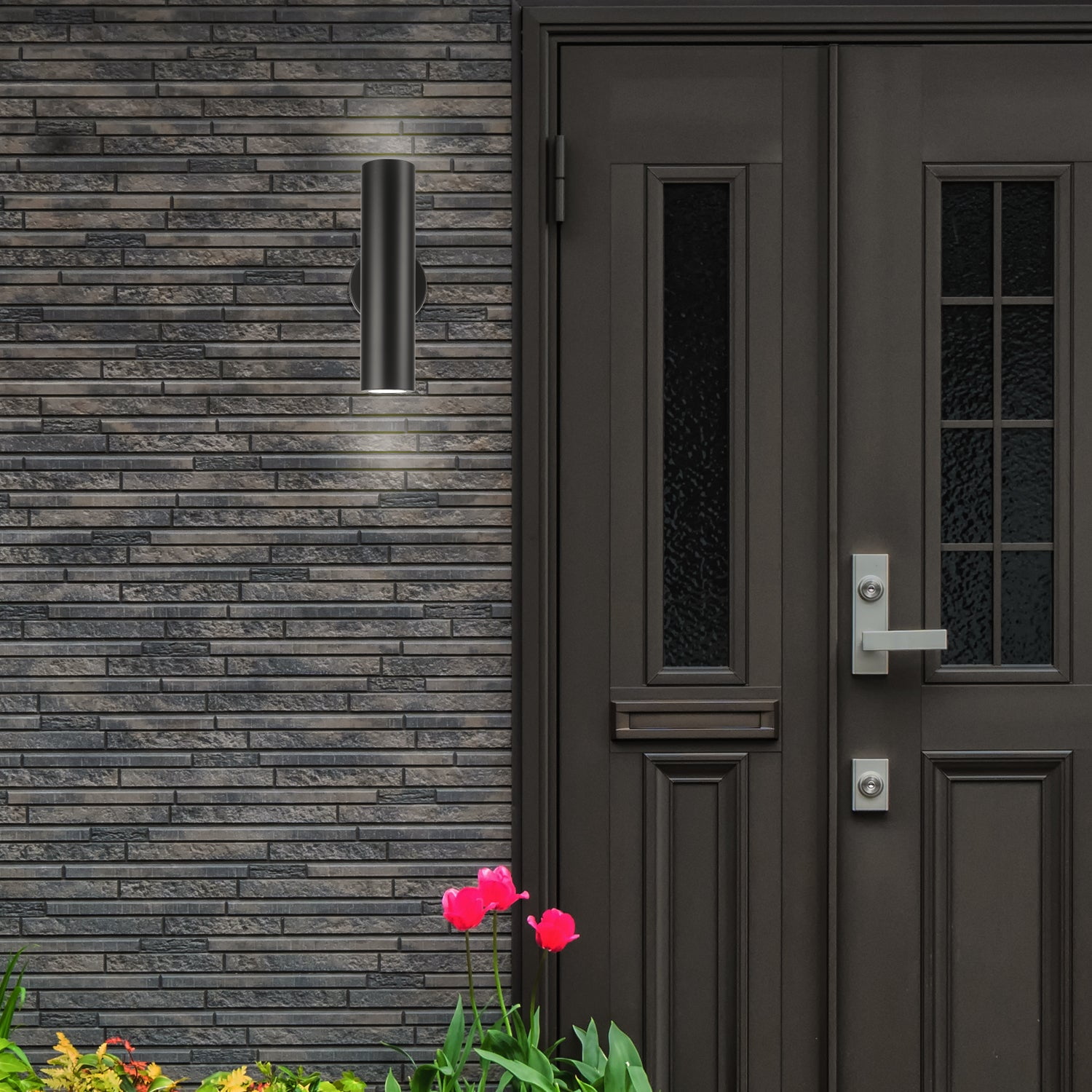 Globe Electric Matteo 20W LED Integrated Matte Black Up/Down Outdoor Wall Sconce with Frosted Glass Diffusers