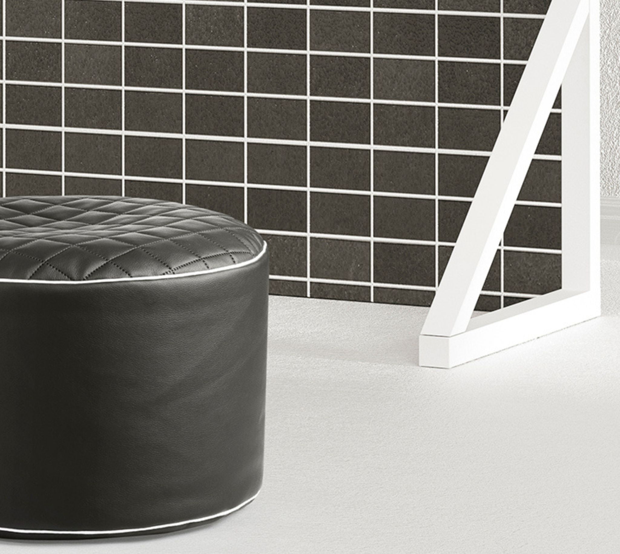 Gouchee Home Dotcom Modo Tap Black Faux Leather Pouf – Round Polystyrene Bean Bag Footstool, Durable & Lightweight Accent for Living Room, Bedroom or Office, Made in Canada