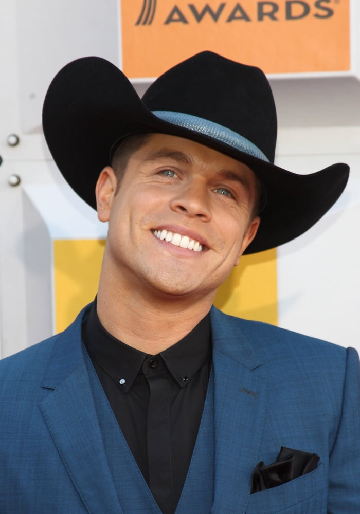 Dustin Lynch At Arrivals For 51St Academy Of Country Music Awards