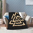 thumbnail image 5 of Manta de franela con símbolo de la era vikinga Valknut, elegante edredón para una siesta, edredón de invierno para las cuatro estaciones, antimicrobiano, con control de olores, ligero y antiestático,, 5 of 5