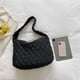 thumbnail image 3 of Bolso de hombro de moda para mujer, bolso de mano acolchado con patrón de rombos (negro), 3 of 8