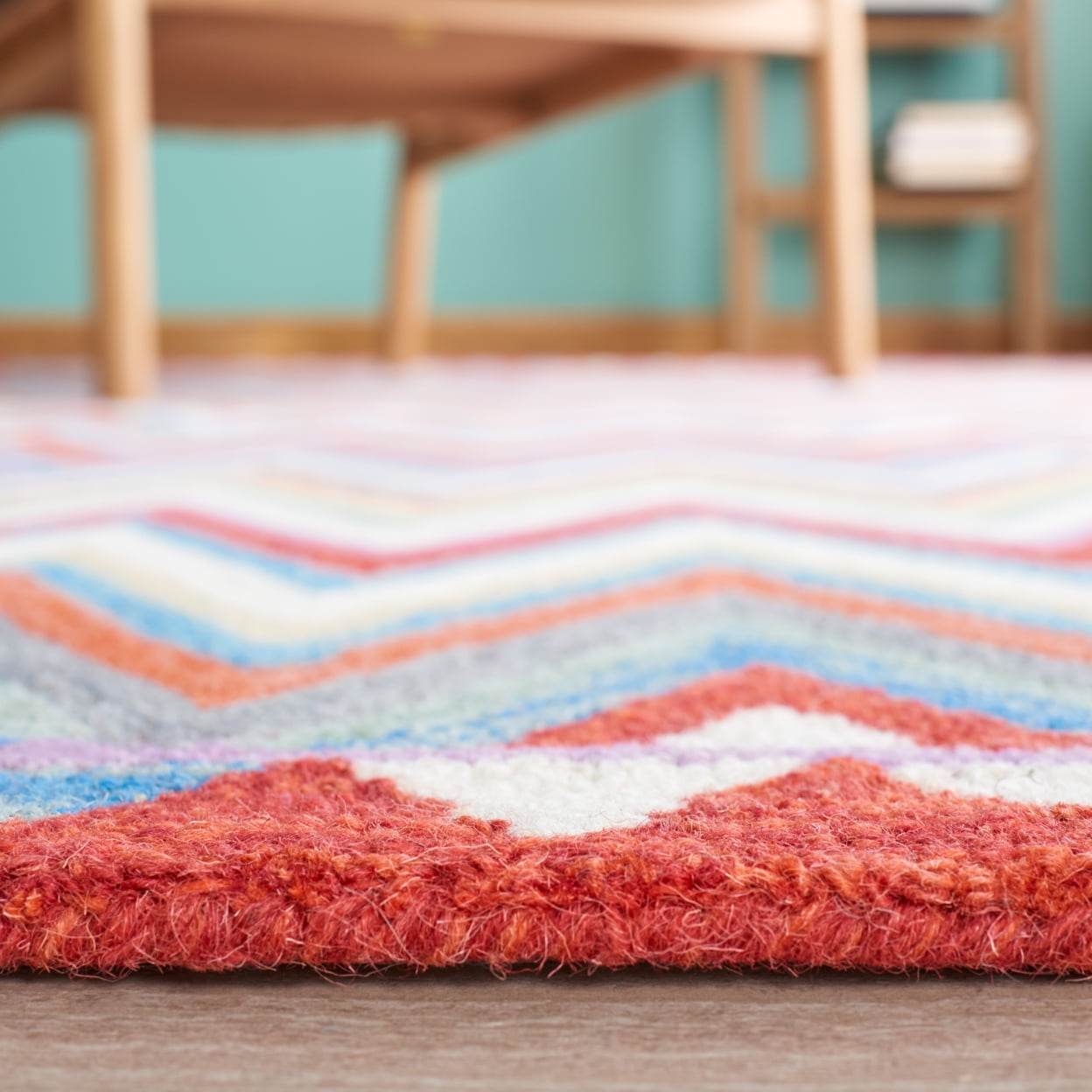 SAFAVIEH Aspen Fleur Zig-Zag Area Rug, Red/Ivory, 7' x 7' Square