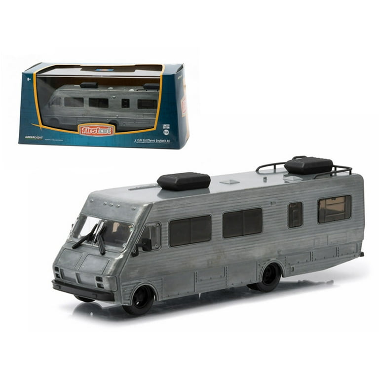 First Cut 1986 Fleetwood Bounder RV 1/64 Diecast Model Car