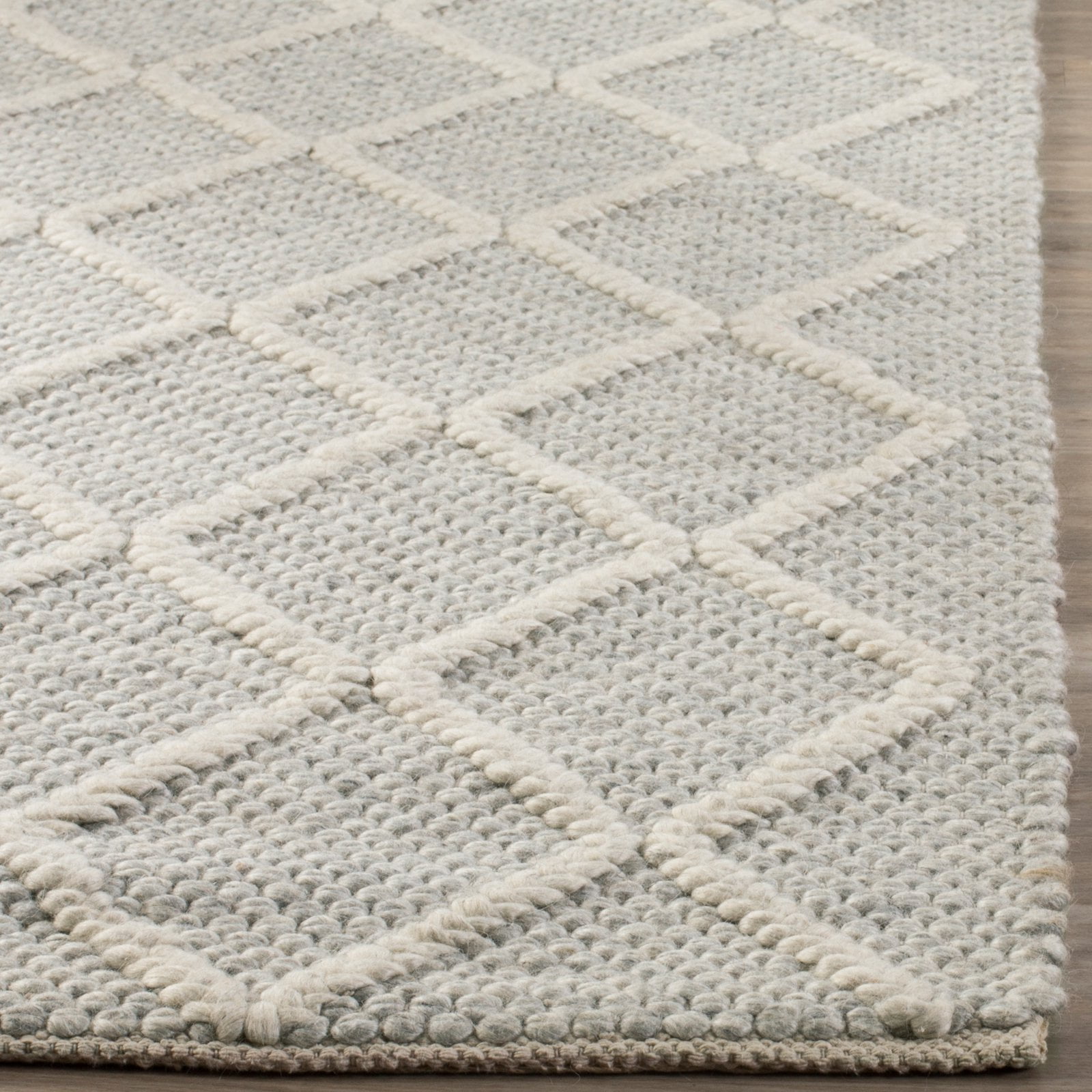 SAFAVIEH Natura Tracery Geometric Diamonds Wool Area Rug, Ivory, 6' x 9'
