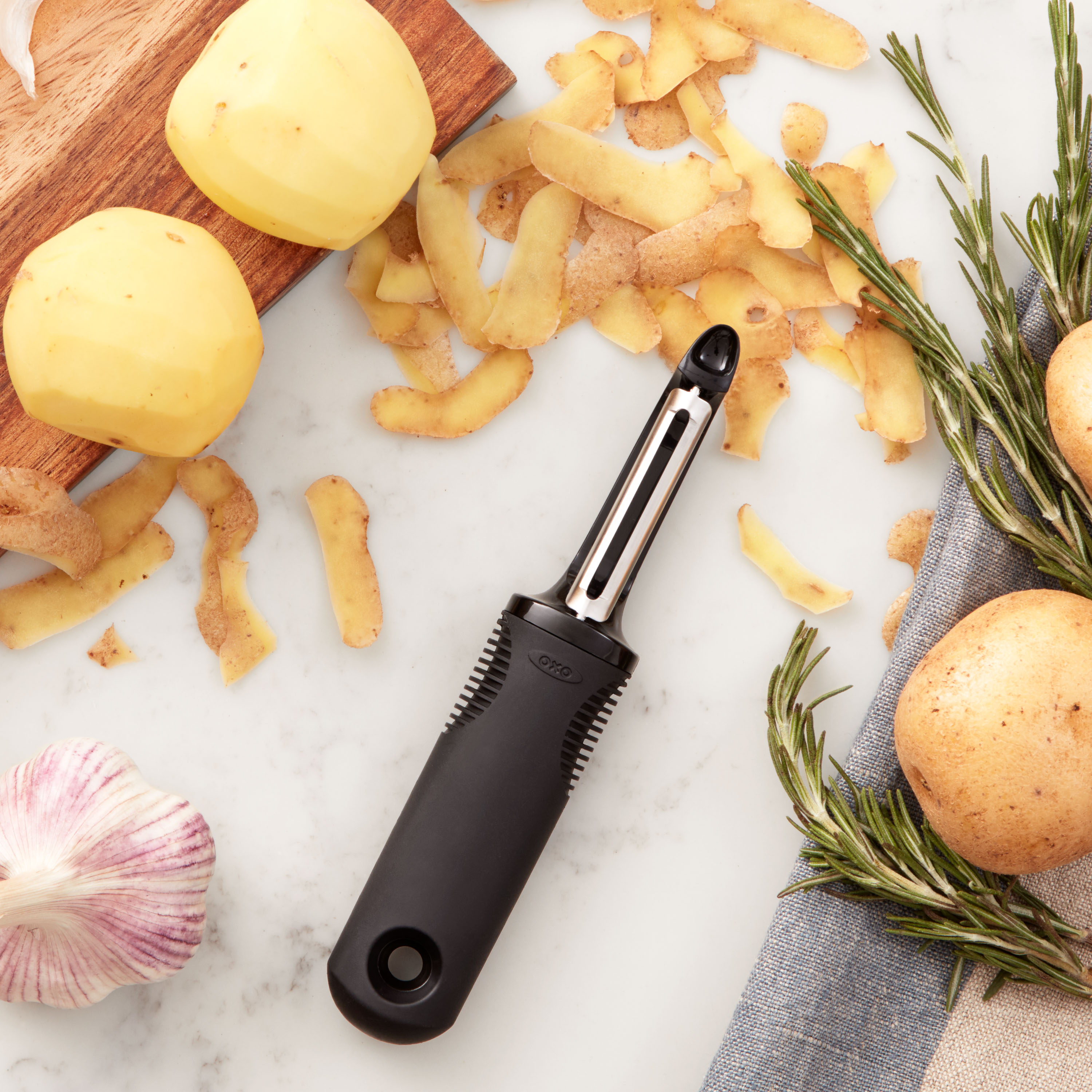 OXO Good Grips Swivel Peeler photo 8
