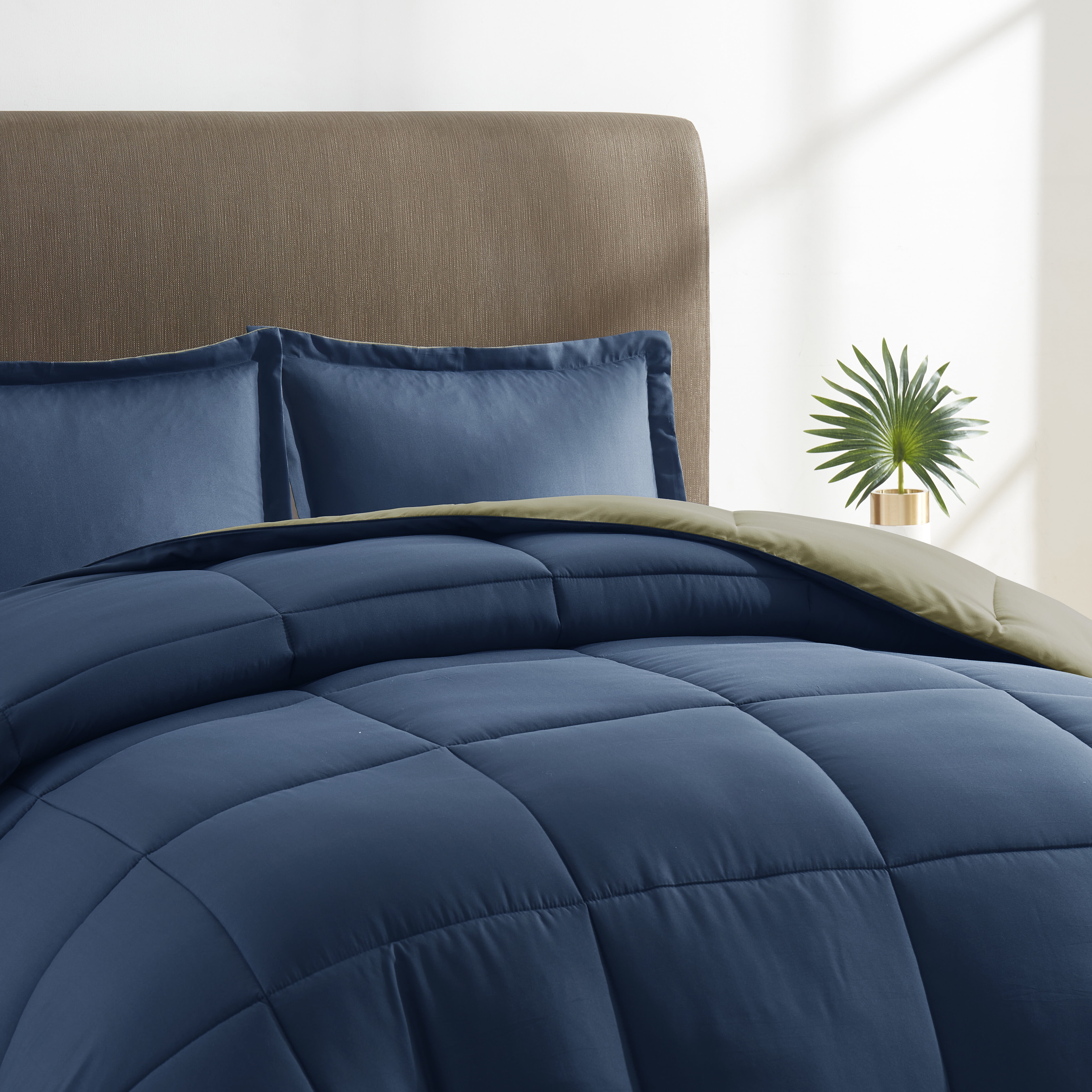 Nestl 3-Piece Soft Down Alternative Reversible King Comforter Set, King/Cal King, Navy & Sage