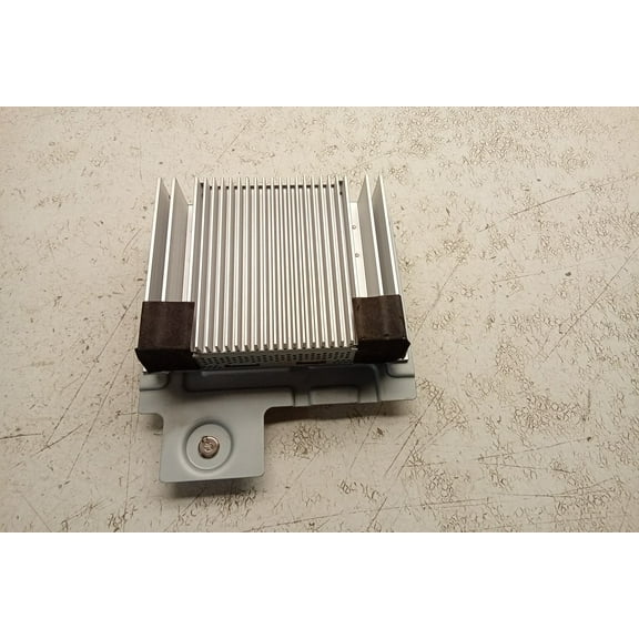 Pre-Owned 2013 Hyundai Azera Audio Amplifier Amp OEM - Verify Specific Vehicle Fitment In Description - (Good)