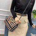 thumbnail image 5 of Bolso de hombro de mujer de pata de gallo blanco y negro de cuero PU, bolso de hombro de tela de lana de moda de otoño e invierno, 5 of 5