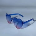 thumbnail image 1 of Gafas de sol transparentes de gelatina de color love para hombres y mujeres, gafas de sol con forma de corazón de melocotón, gafas de sol con forma de corazón, 1 of 6