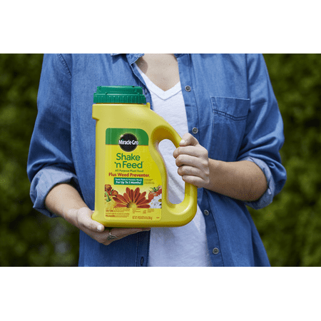 Miracle-Gro Shake 'N Feed All Purpose Plant Food Plus Weed Preventer1 4.5 lb.