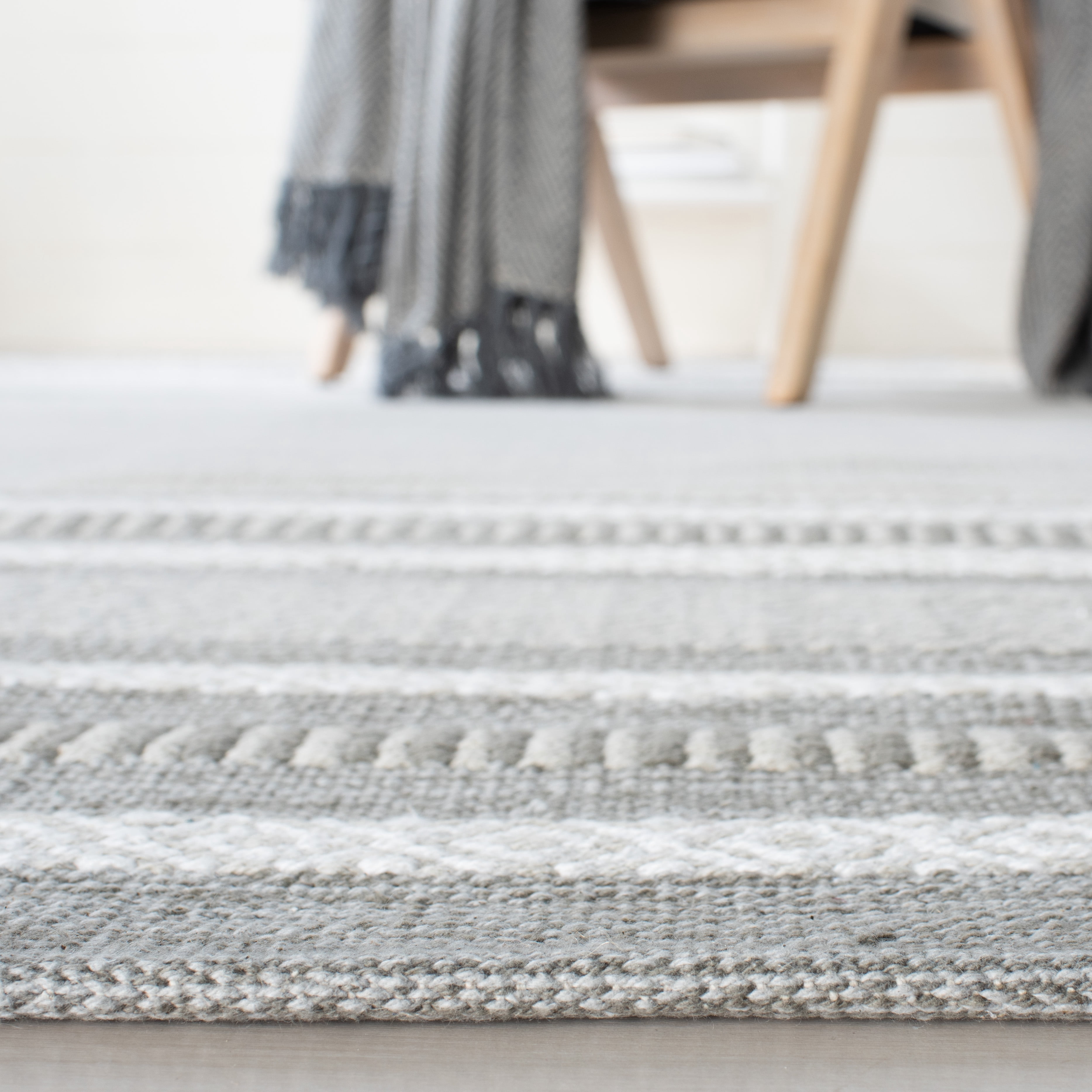 SAFAVIEH Montauk Jobeth Striped Cotton Area Rug, Grey/Ivory, 4' x 6'