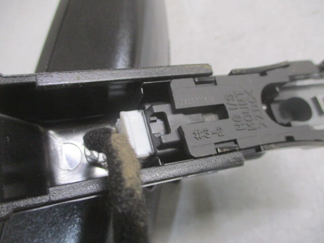 Pre-Owned Kia Forte Sorento Manual Rear View Mirror OEM LKQ - Verify Specific Vehicle Fitment In Description - (Good)