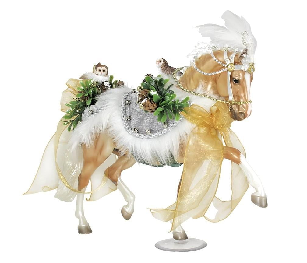 Breyer Traditional Series 2017 Winter Wonderland Holiday Horse Model Horse