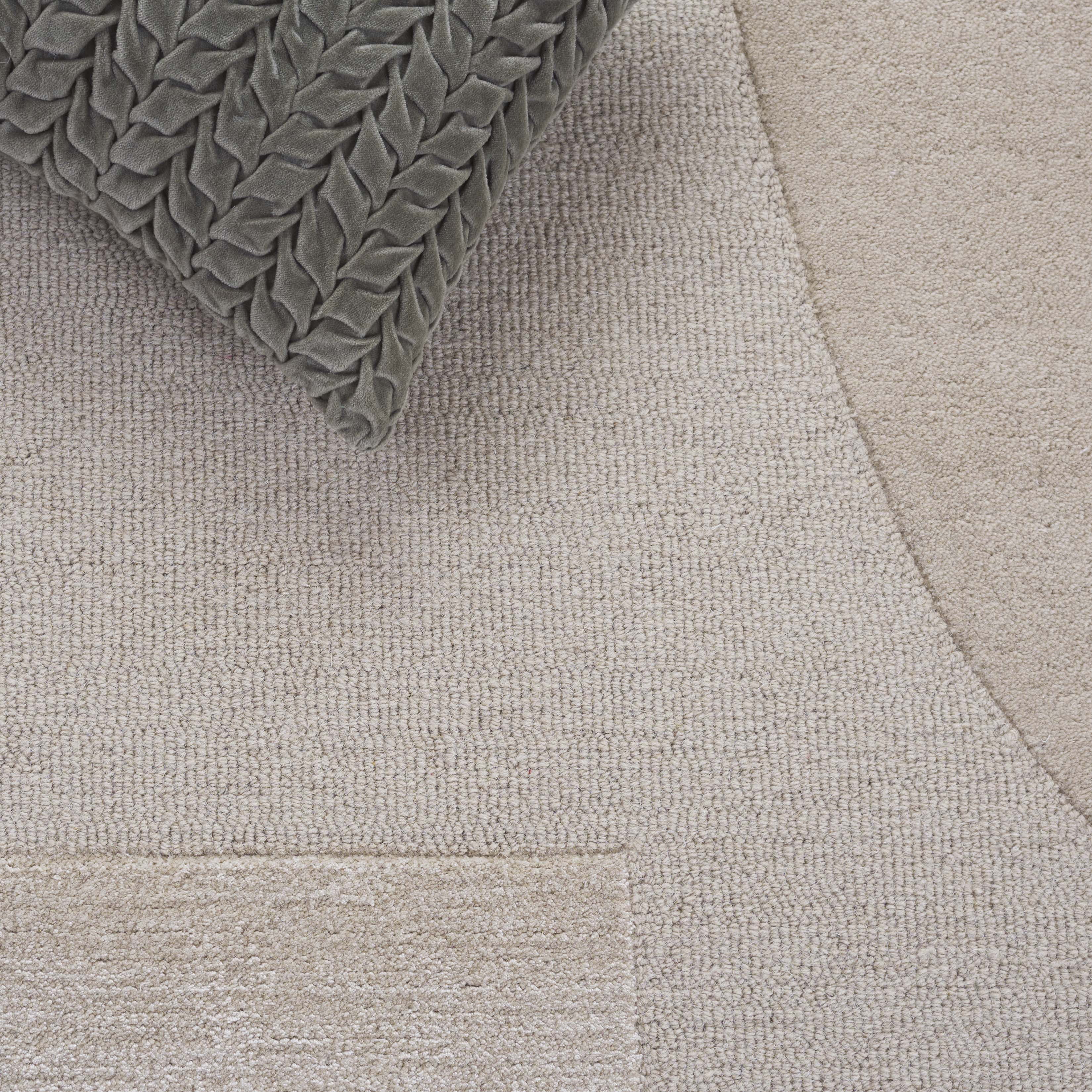 Safavieh Fifth Avenue Janie Geometric Area Rug, Beige, 5' x 8'