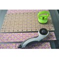 thumbnail image 4 of Cutterpillar Pince pour Tenir, Couper et Déplacer Votre Règle de Quilting - Vert, 4 of 5