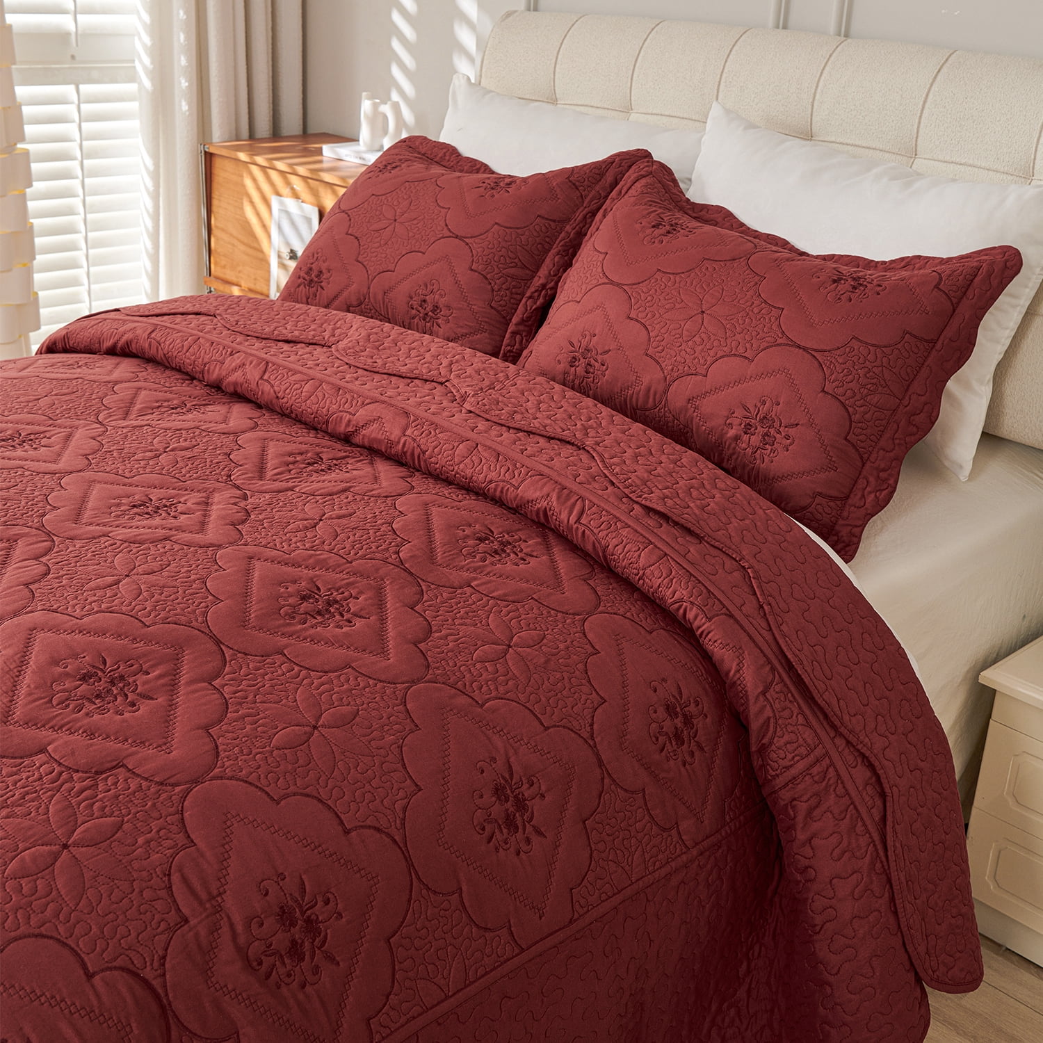 Evenhug Floral Embroidery Quilt Set,3-Piece King Diamond Floral Pattern Bedding Set,Soft Lightweight Bedspread for All Season(Burgundy,102"x90")