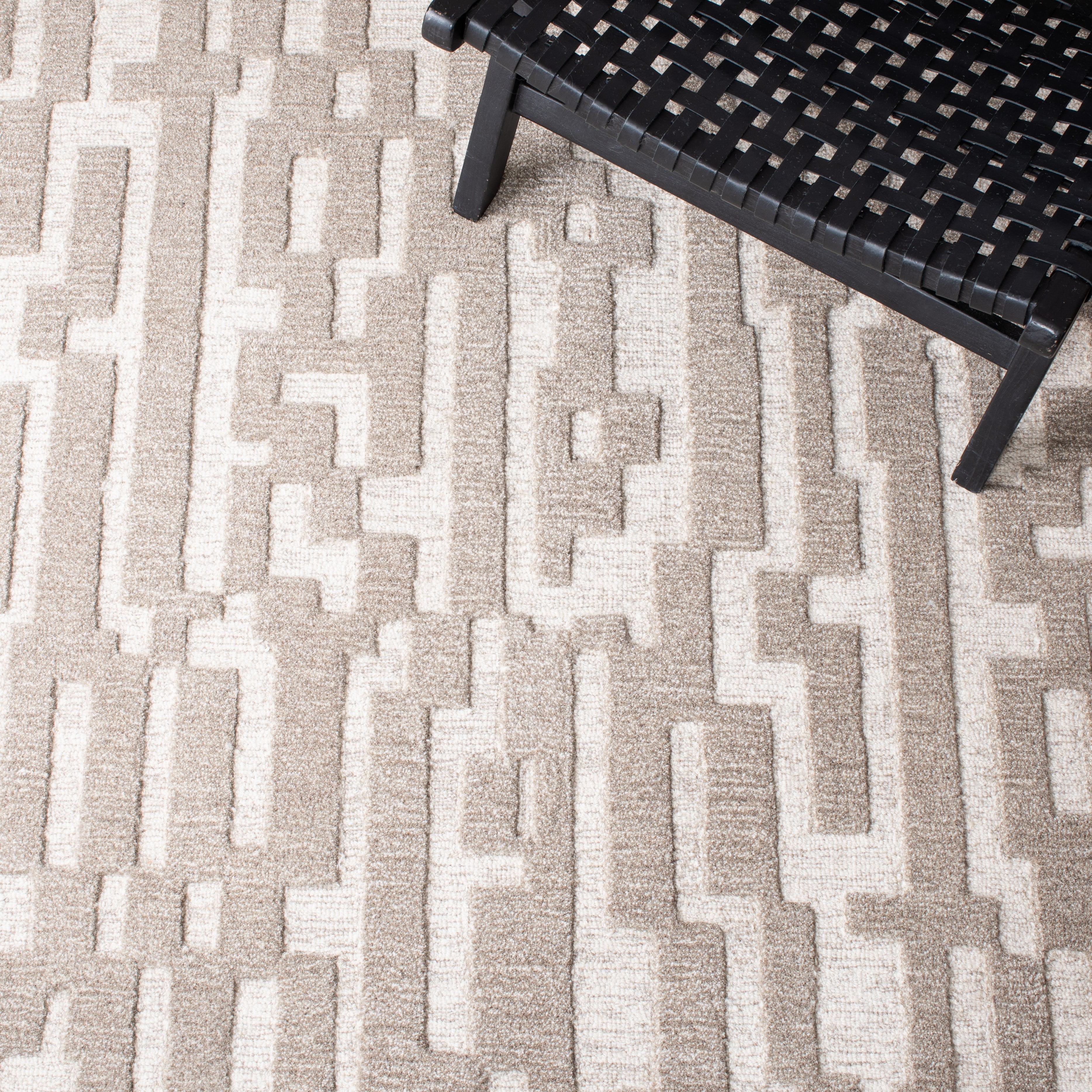 SAFAVIEH Cambridge Macy Geometric Wool Runner Rug, Beige/Gray, 2'3" x 8'