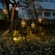 thumbnail image 4 of Muyoka Luces solares colgantes para exteriores, farol solar LED, IP44, luces solares impermeables, lámpara de metal para jardín, luz solar forjada para paisaje, farol retro decorativo para patio, cami Muyoka Hogar, 4 of 7