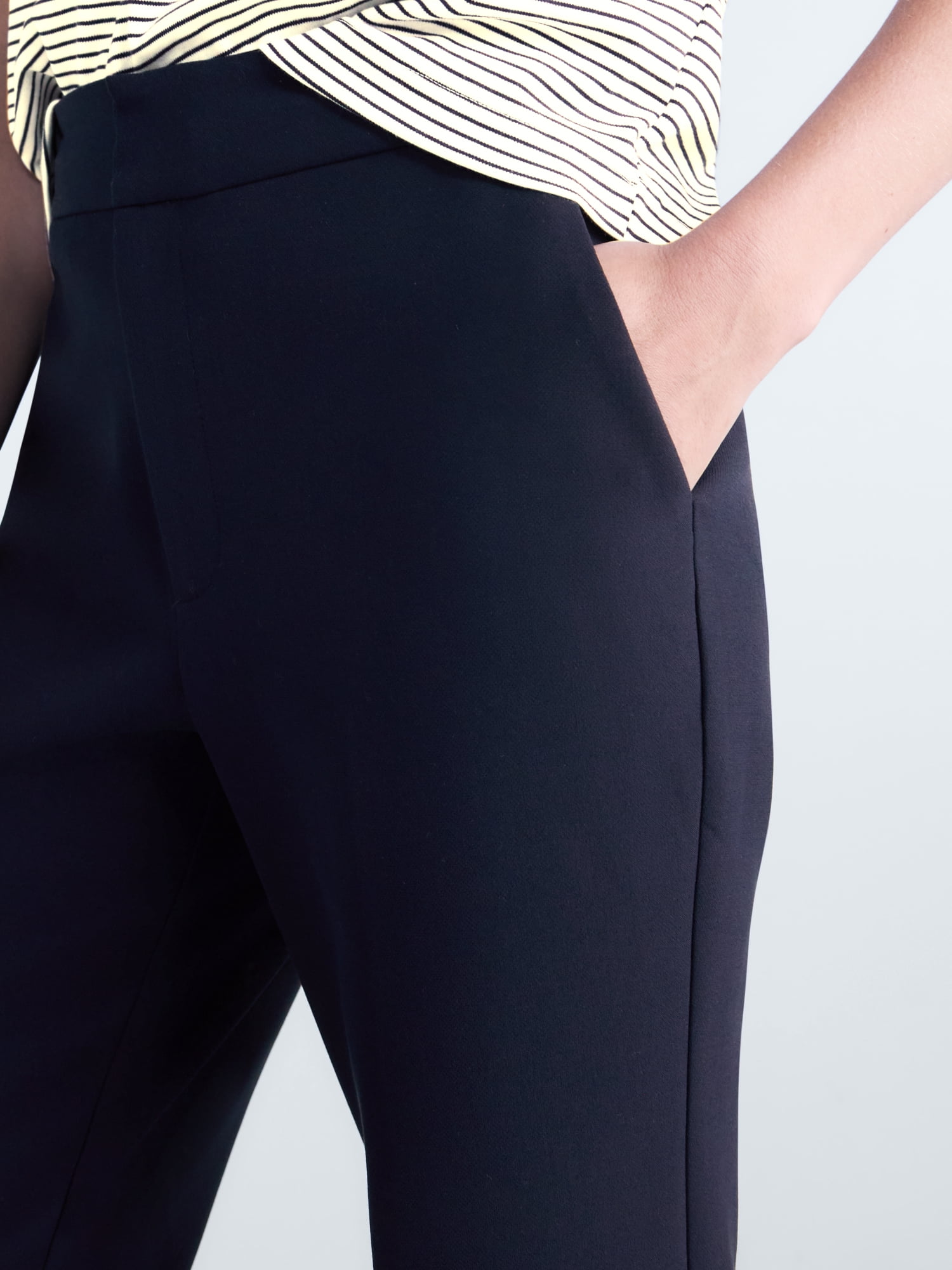 Free Assembly Women's and Women's Plus Cropped Kick Flare Trousers, 26" Inseam, Sizes 0-18