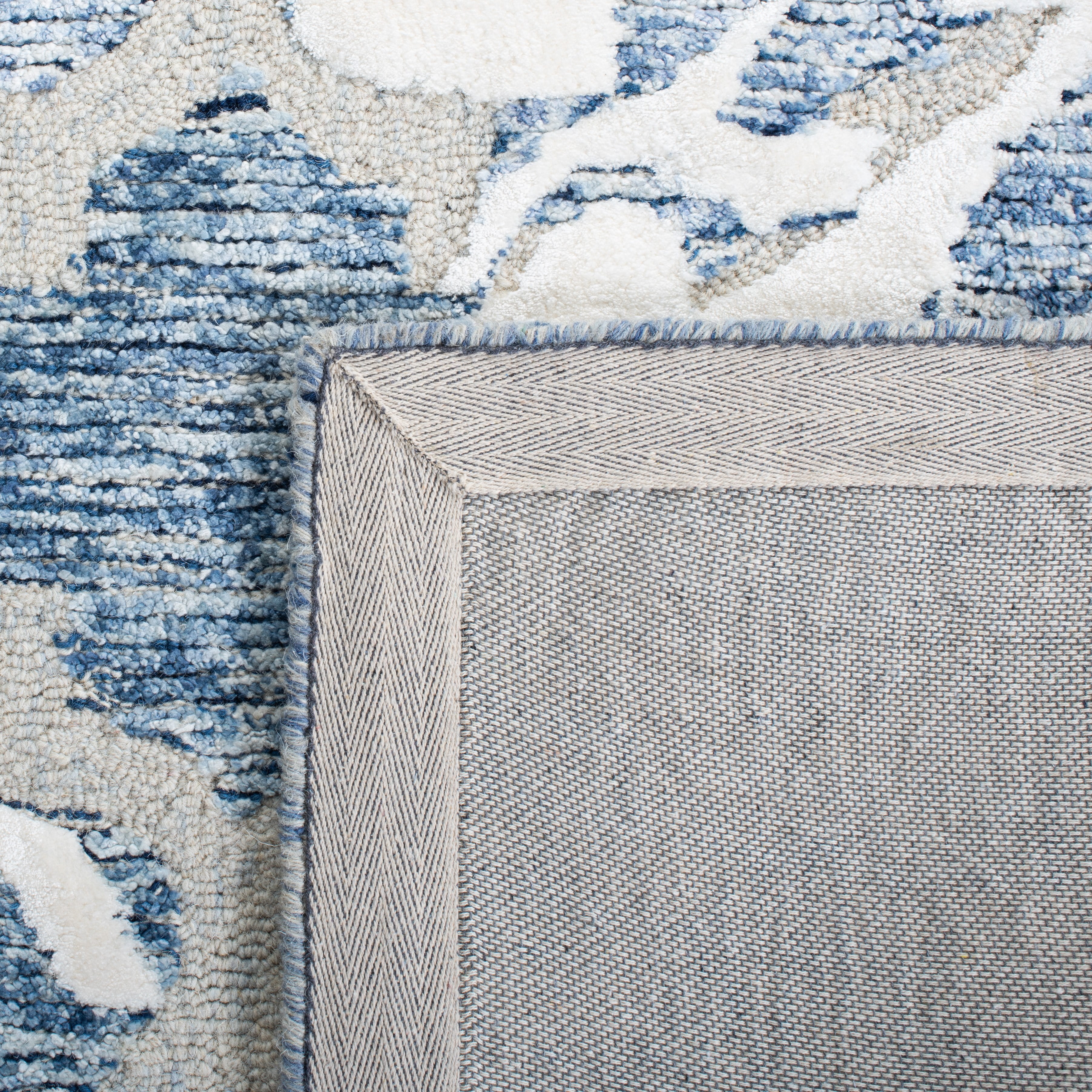 SAFAVIEH Glamour Jaye Floral Area Rug, Navy/Ivory, 6' x 6' Round