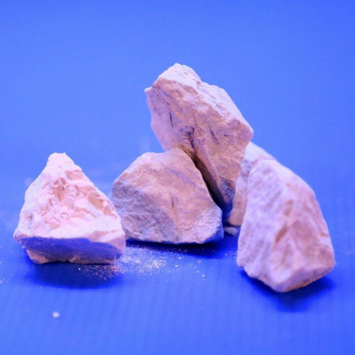 Tantora White Mineral Stone Montmorillonite Rock 100g Crystal Red Bee Shrimp RCS 