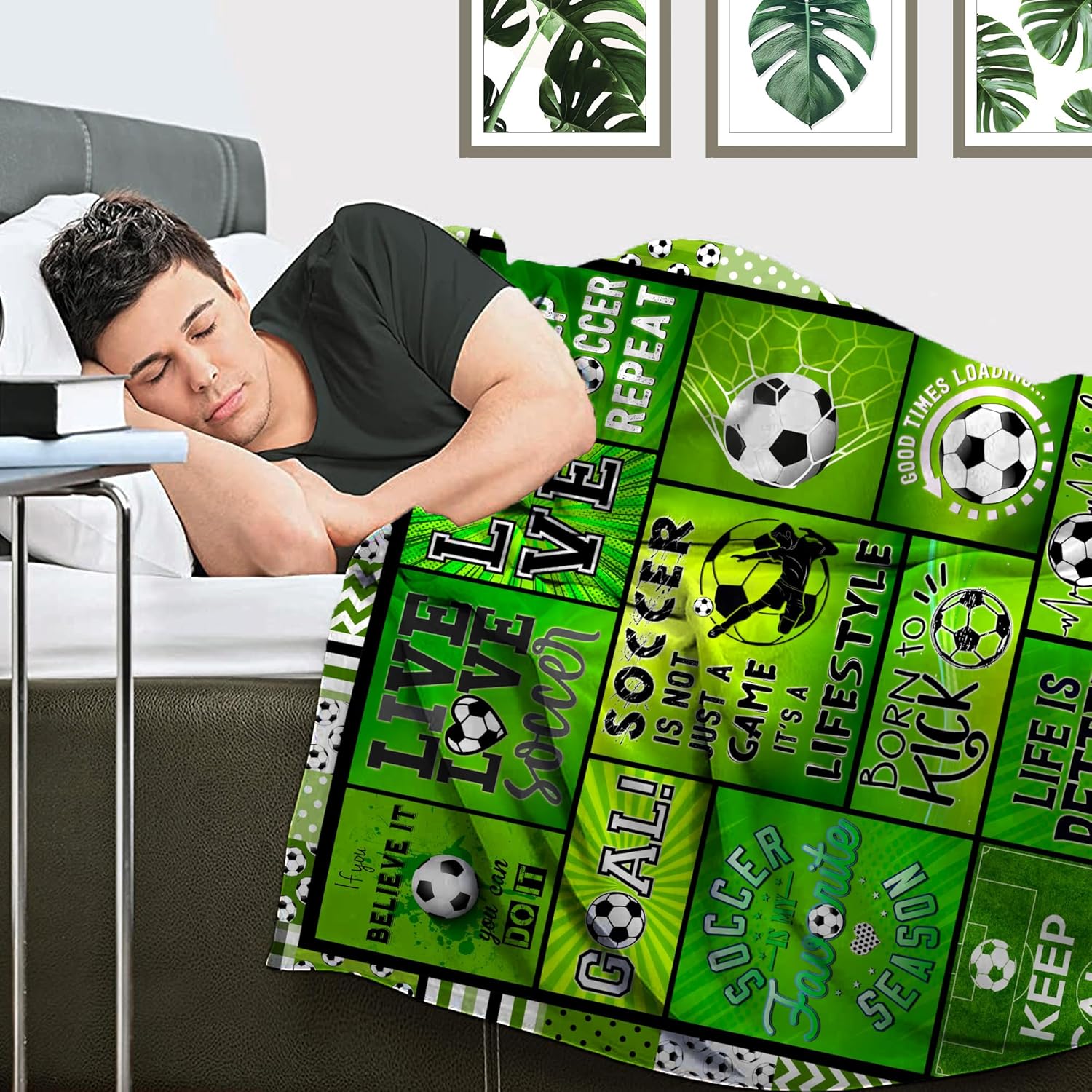 Soccer Blanket Ultra Soft Flannel Soccer Throw Blanket Soccer Gifts for Boys Men Soccer Team Soccer Lover Gifts for Kids Teens Adults 50"x40"