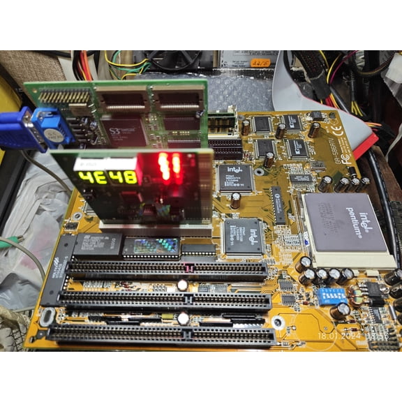 MOTHERBOARD GIGABYTE GA-586ATV, AT, 3X ISA,4X PCI, SOCKET 7, REV .4B