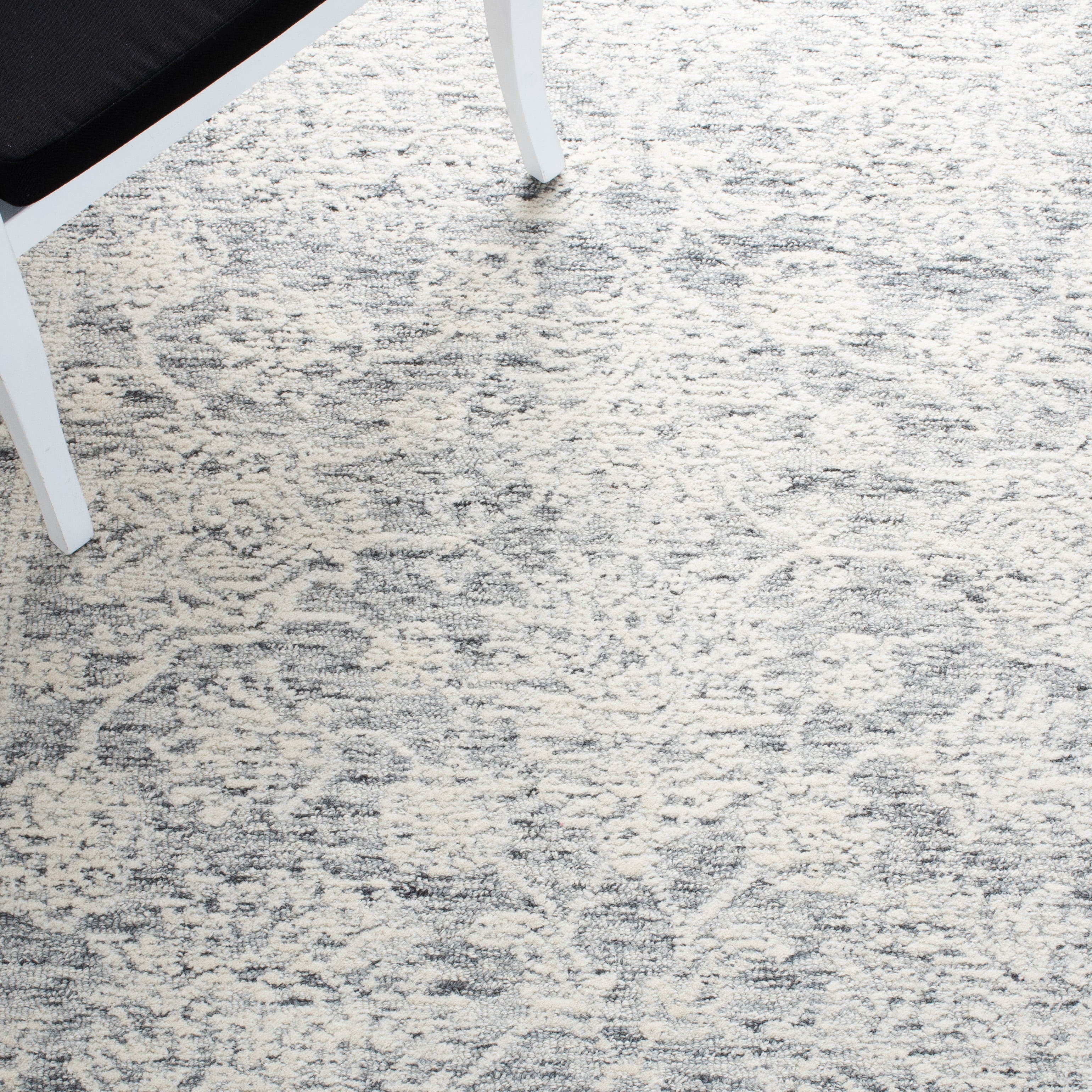 SAFAVIEH Metro Josiah Medallion Area Rug, Natural/Grey, 6' x 6' Square