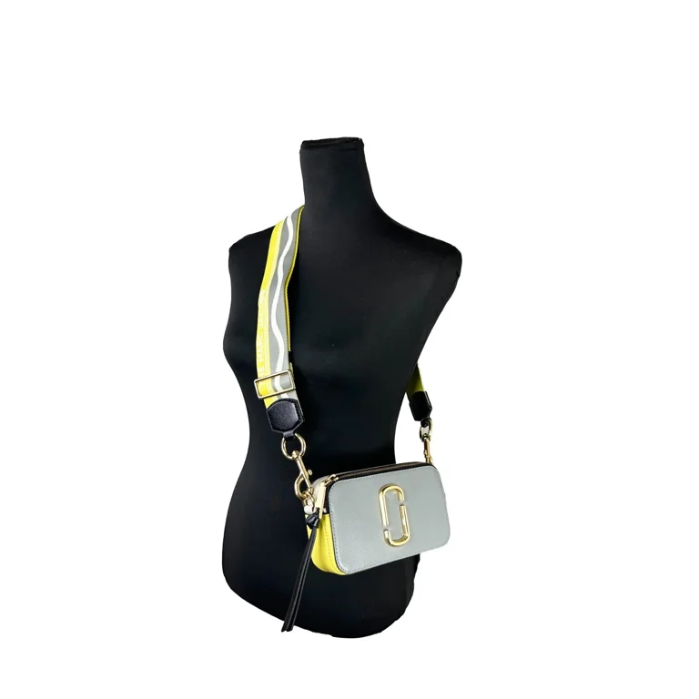 フォロー割■ MARC JACOBS ショルダー クロスボディ Marc Jacobs The Snapshot New York Crossbody Bag (The rock