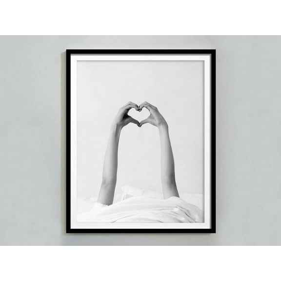 Woman Wih Heart In Bed Print, Self Love Poster, Black And White, Hypebeast Wall Art, Teen Girls Bedroom Decor, ,Decor For Living Room Bedroom, 8x12 UNFRAMED