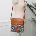 thumbnail image 2 of Bolso de mujer Bolso de mujer con borlas de leopardo en contraste de colores Bolso de mujer con borlas dobles colgantes para el hombro, 2 of 6