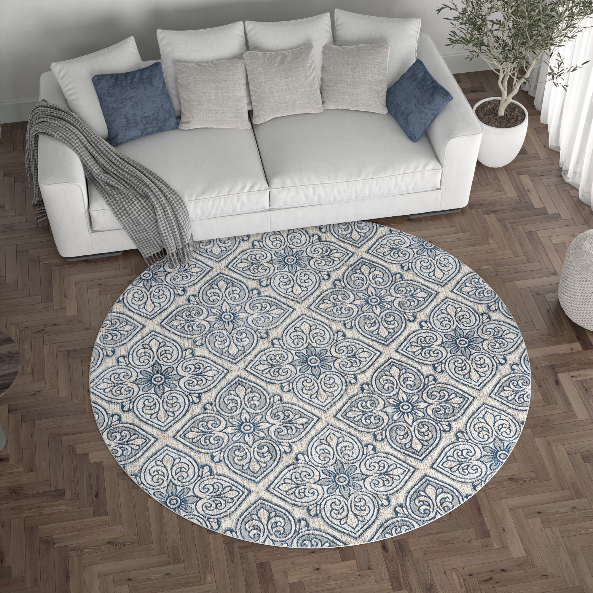 Madison Traditional 8' Round Cream Polypropylene Indoor Area Rug
