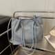thumbnail image 3 of Bolso de nicho francés, bolso de mano con sentido del estilo 2025, nuevo bolso grande de moda para mujer, bolso de hombro informal versátil., 3 of 5