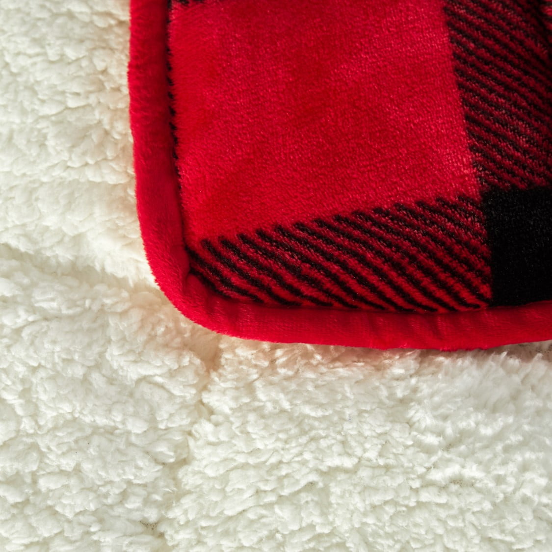 Dearfoams Super Soft Red Buffalo Plaid 15lb Weighted Blanket, 48"x72"