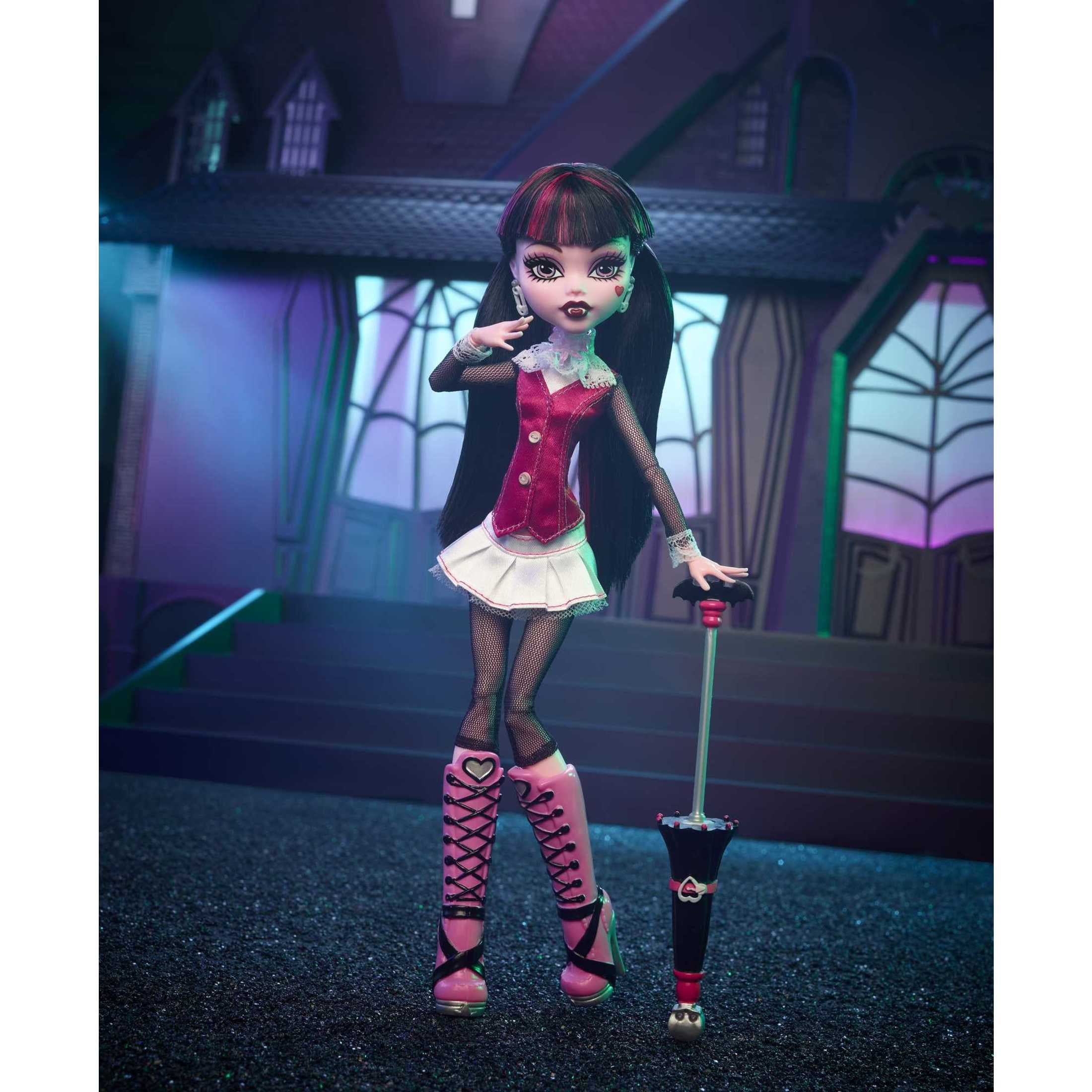 Monster High Draculaura Doll, Collectible Reproduction in Original Look with Diary & Doll Stand