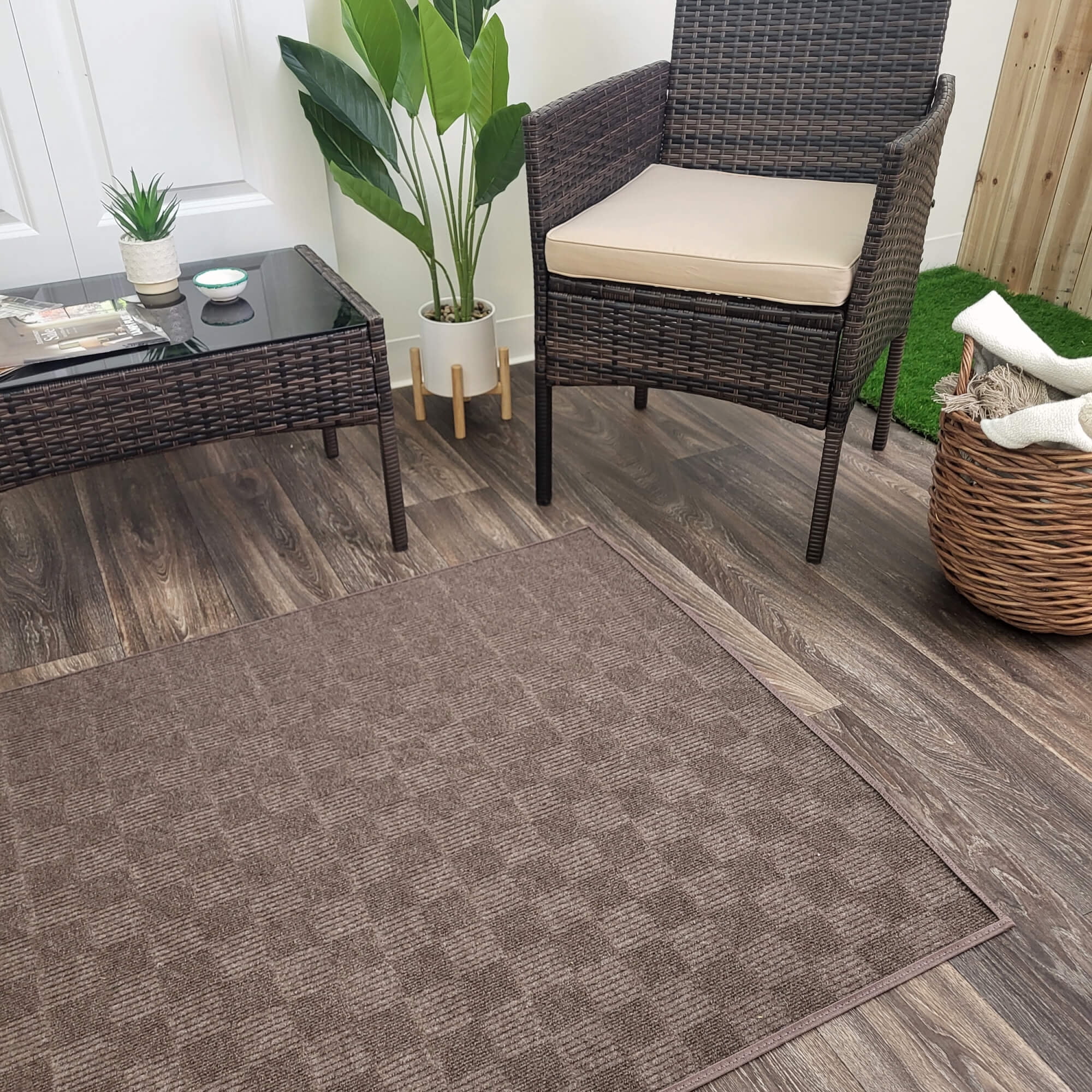 Koeckritz Rugs 2'x8' Espresso Patchwork Indoor/Outdoor Rug Soft, Durable & Easy to Clean