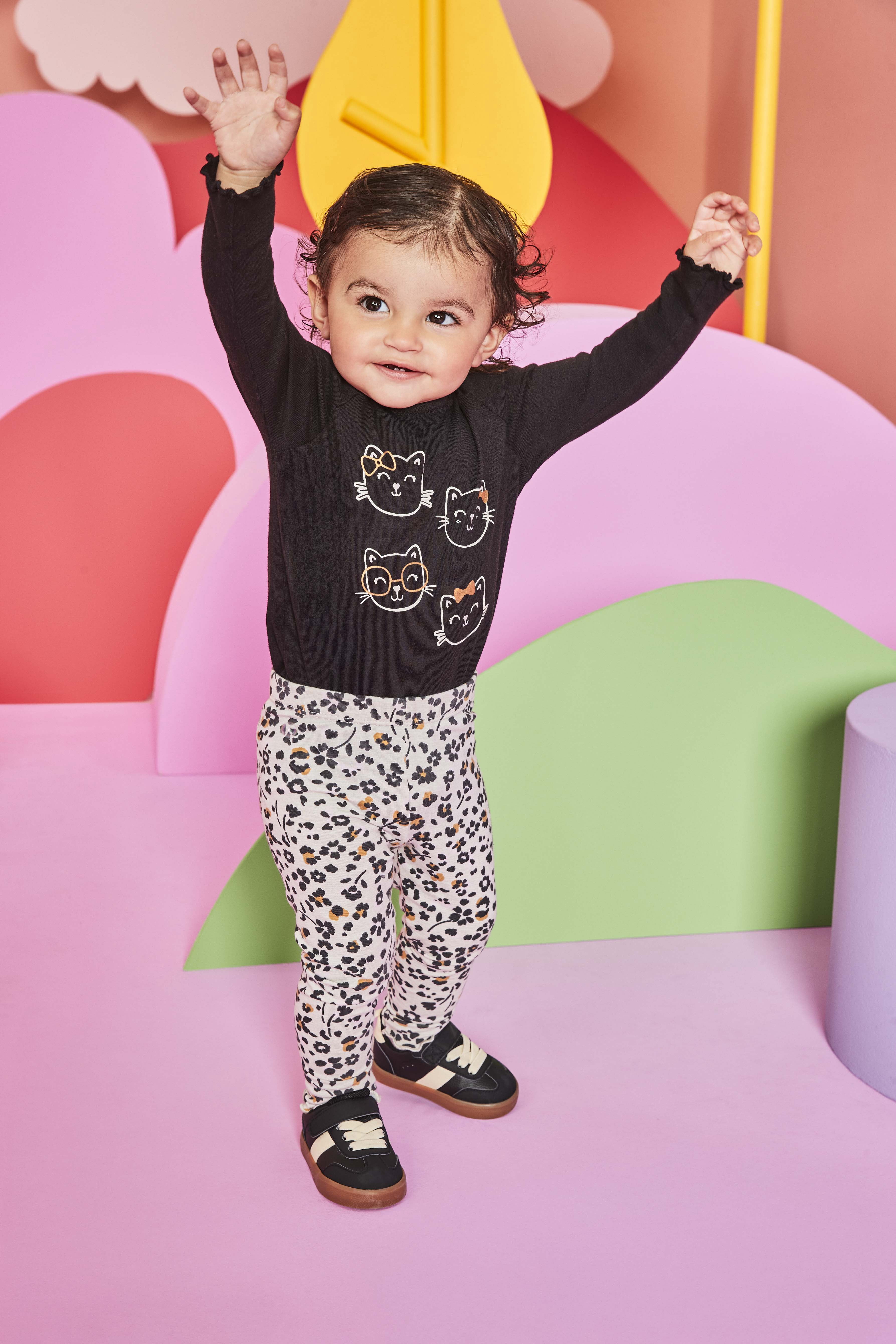 Garanimals Baby Girl Graphic Print Bodysuit with Long Sleeves, Sizes 0-24 Months