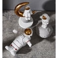 thumbnail image 3 of Creativo Con Forma Elegante Diseño Estatuas Escultura Figuras Ornamento Resina Artes Artesanía Escritorio Ornamento - # Baoblaze  Estatuilla de estatua de astronauta, 3 of 8