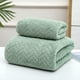 thumbnail image 1 of Juego de toallas de baño suaves altamente absorbentes de hilado de terciopelo - Color verde, 1 of 5