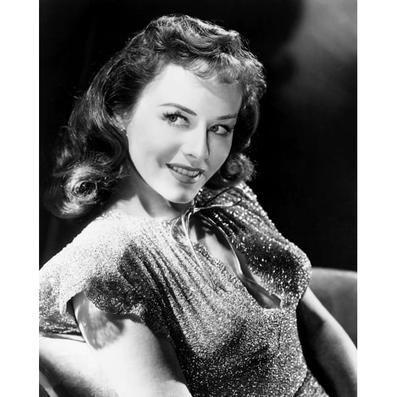 Paulette Goddard 1946 Photo Print (16 x 20)