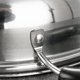 thumbnail image 4 of Olla caliente de acero inoxidable con tapa de vidrio y asas dobles - resistente, 4 of 12