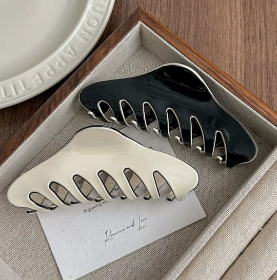 2-Pack Stylish Shark Hair Clips - Strong Grip for Thick Hair, Elegant Design for Everyday Use