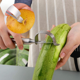 thumbnail image 4 of Peladores de verduras giratorios de acero inoxidable, peladores de patatas en forma de Y y P con quitaojos de patatas, pelador de cocina, 4 of 5