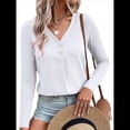 thumbnail image 2 of Camisetas de Verano con Cuello en V para Mujer, Estilo Informal, Tipo Túnica con Botones y Cuello Henley S, 2 of 7
