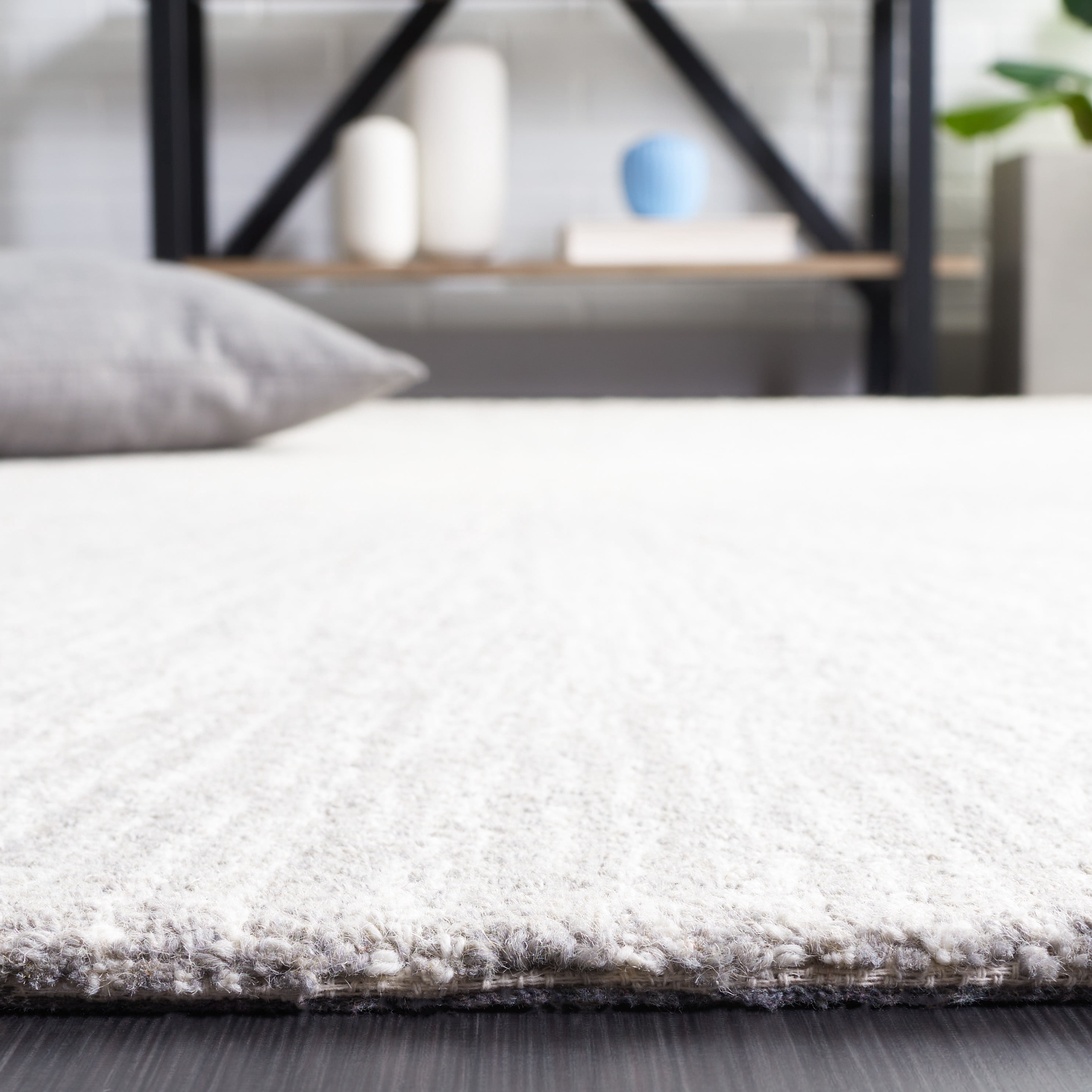SAFAVIEH Abstract Olivera Radiate Area Rug, Ivory/Silver, 8' x 10'