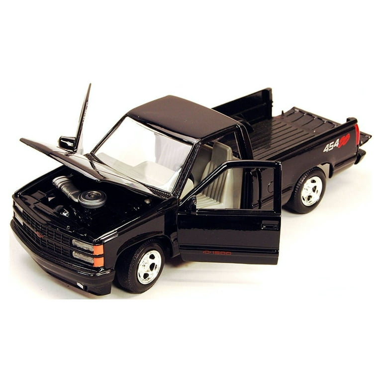 Motormax 1992 Chevrolet 454 SS Pickup Truck Black 1/24 Scale