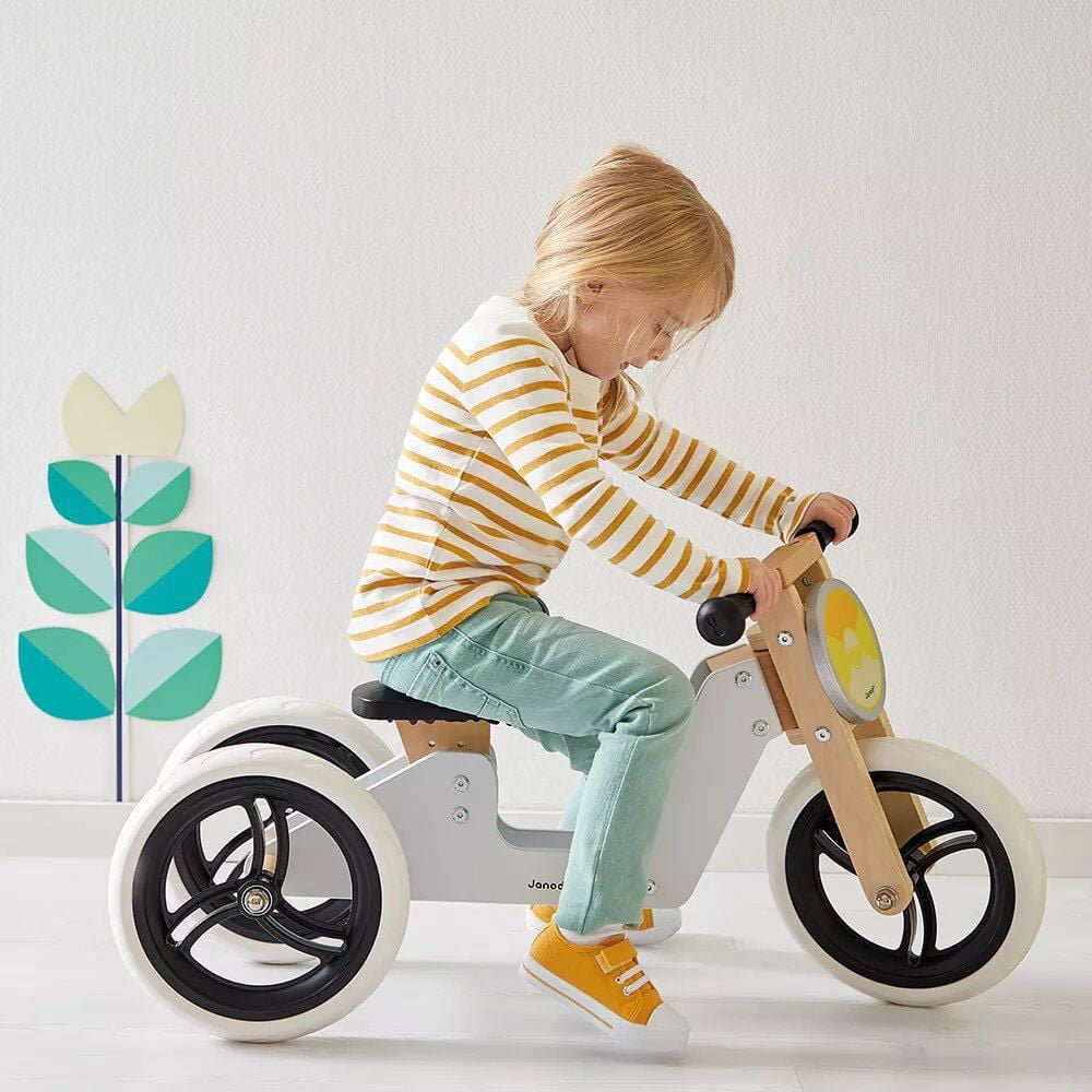 Janod - Tricycle 2 en 1 - Vélo Rétro Naturel - Jouet Développeur de Compétences Motrices - Pour Bébés et Tout-Petits - Dès 18 Mois - 332808