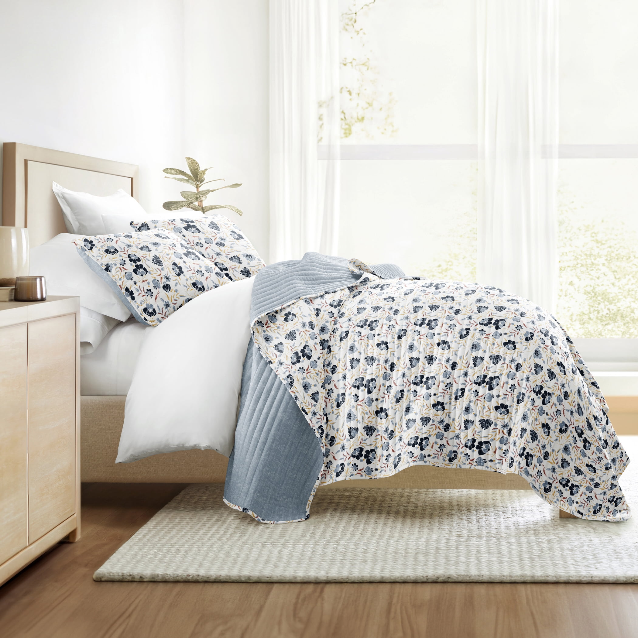 Lightweight Quilt Sets - Wrinkle Free - Coverlet French Jacobean Floral Light Blue by Comfort Canopy