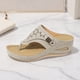 thumbnail image 1 of Mujeres Sandalias ortopédicas Sandalias huecas de verano Sandalias de cuña informales transpirables No Slip gruesas zapatillas de playa para viajes al aire libre, 1 of 6